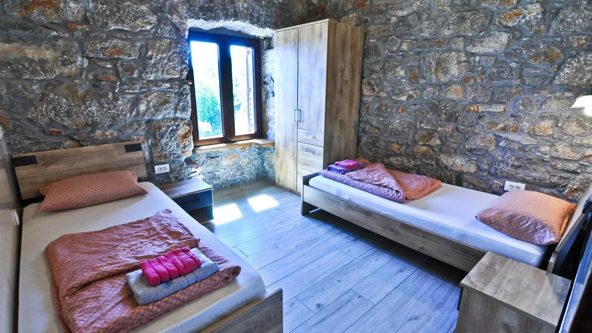 Casa Storia & Casa Antica Apartment Veprinac