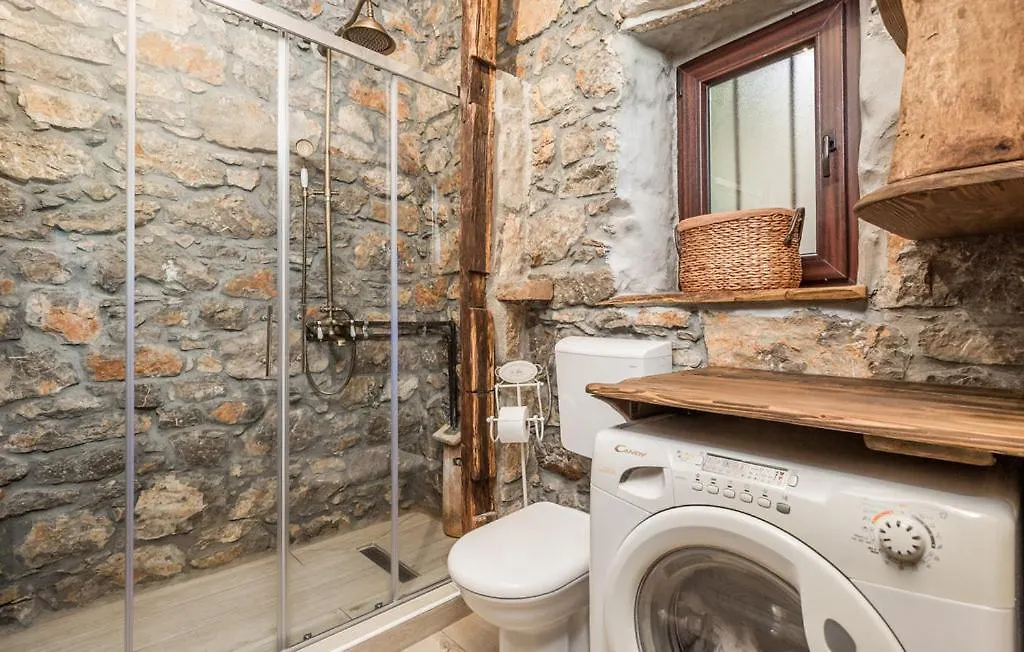 Casa Storia & Casa Antica Apartment Veprinac