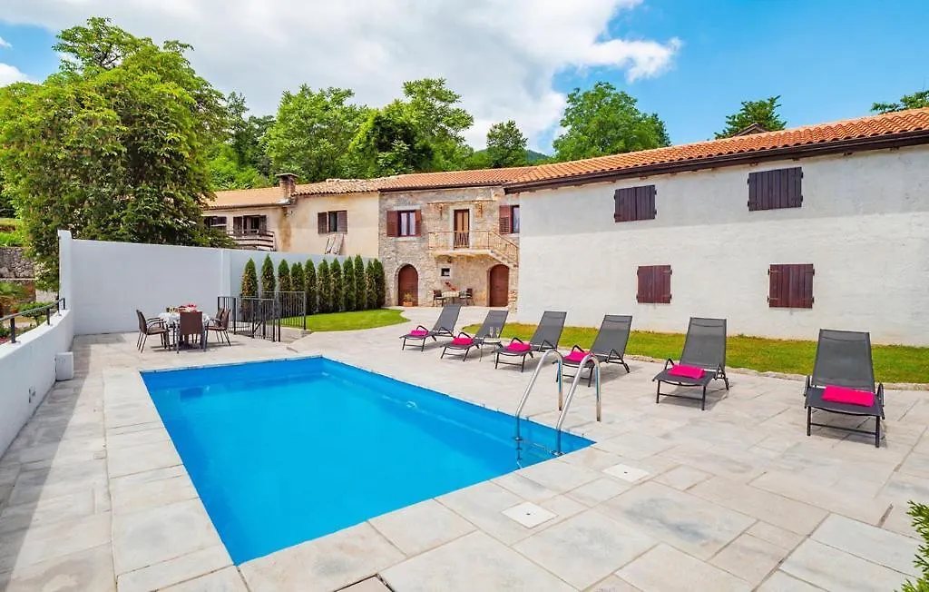 Casa Storia & Casa Antica Apartment Veprinac