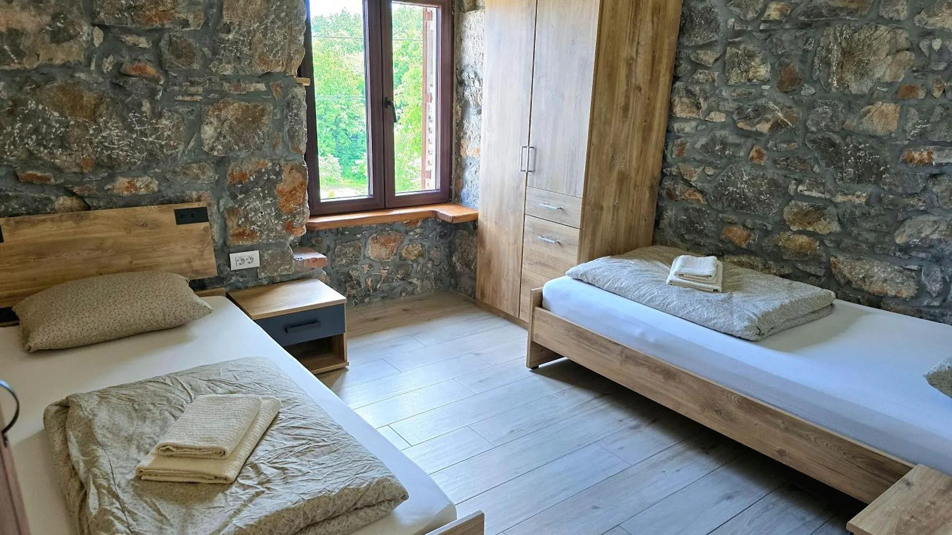 Casa Storia & Casa Antica Apartment Veprinac
